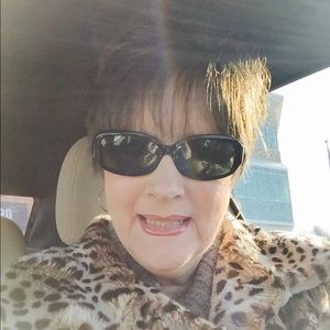 Meet your Posher, Carolyn