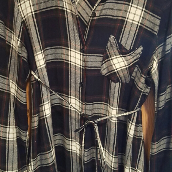 Motherhood Maternity Tie Front Top