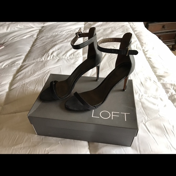 Lift ankle strap sandals