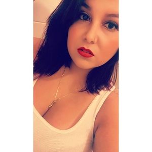 Meet your Posher, Monica