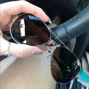 New Ray-Ban Aviators no scuffs or scratches!!
