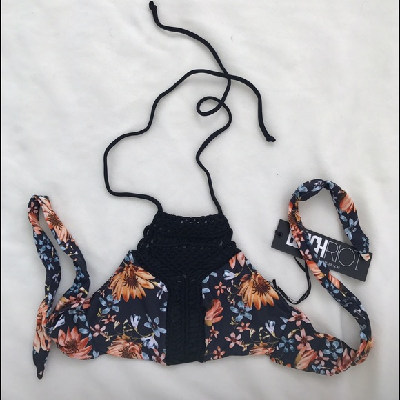 Brand new Beach riot swim top - Picture 4 of 4
