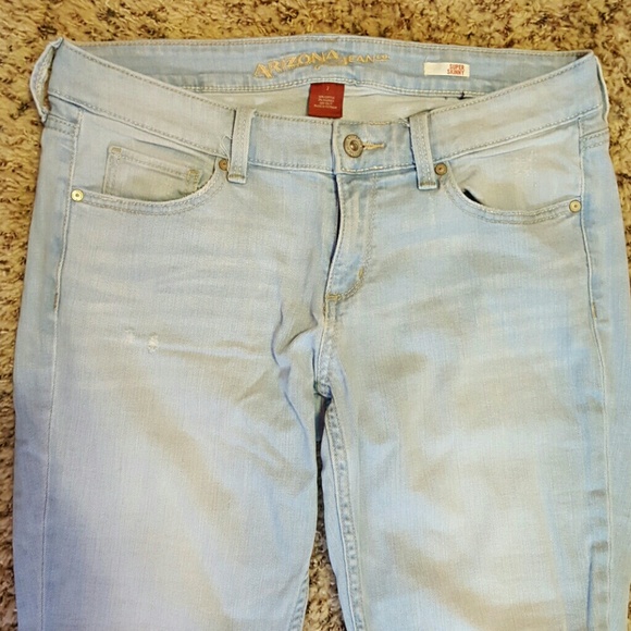 Ripped skinny jeans