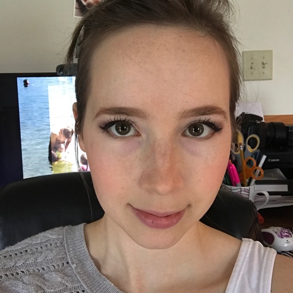 Meet your Posher, Erica - Picture 2 of 2