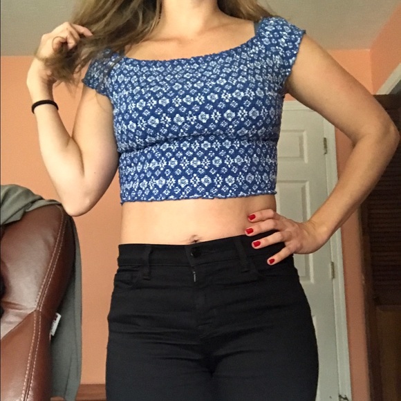 Hollister Crop