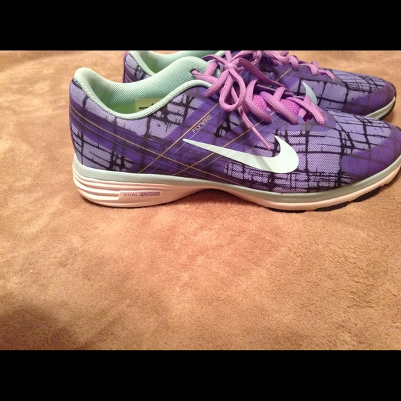 Nike dual fusion tennis shoes