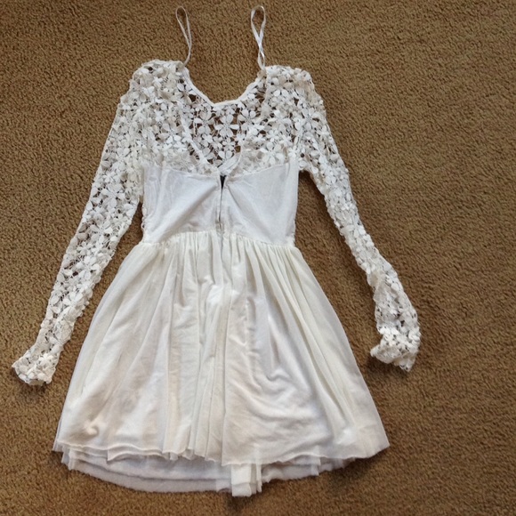 Lace Embroidered Dress - Picture 4 of 4