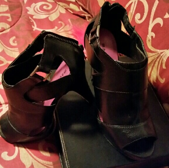 Womens shoes