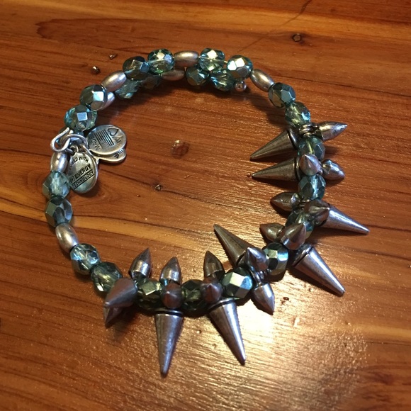 Spiky bracelet