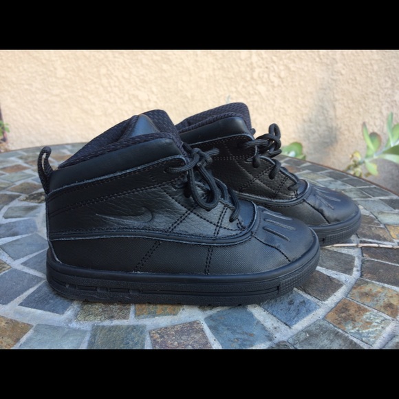 Toddler Nike ACG Sneaker Boots Size 9