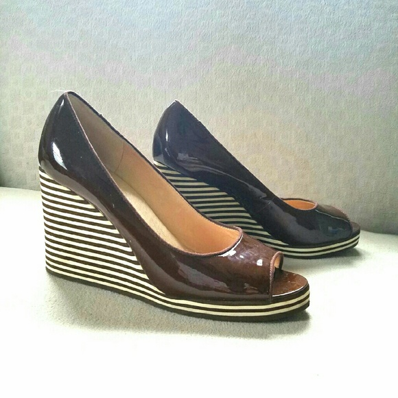 Michael Kors brown stripe wedge - Picture 1 of 4