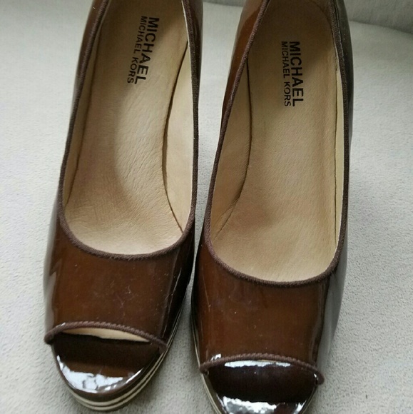 Michael Kors brown stripe wedge - Picture 4 of 4