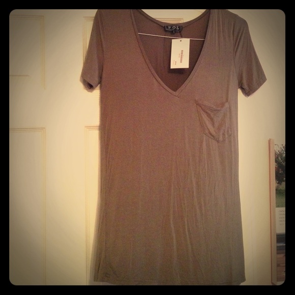 POL V neck shirt with front pocket