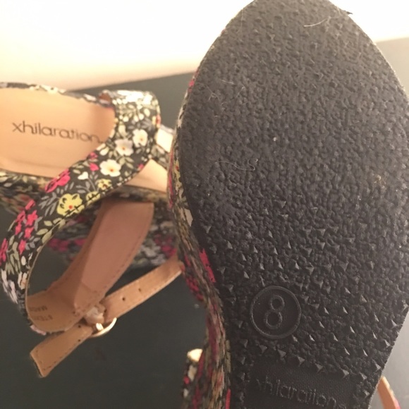 Flower Wedges - Picture 3 of 3