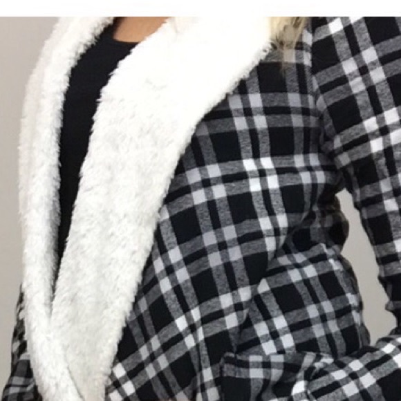 ✨LASTCHANCE Lined Plaid Cardi Wrap BlackWht Med - Picture 3 of 4