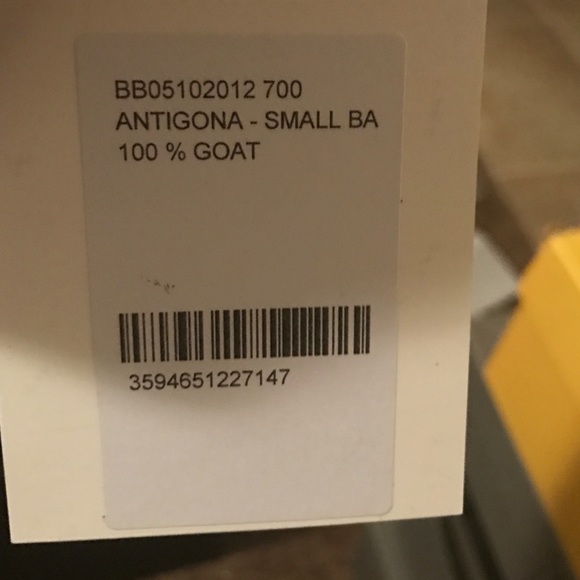 Givenchy Antigona small 100% Goat