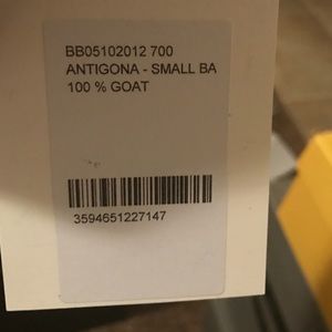 Givenchy Antigona small 100% Goat