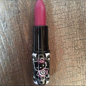 MAC LIPSTICK