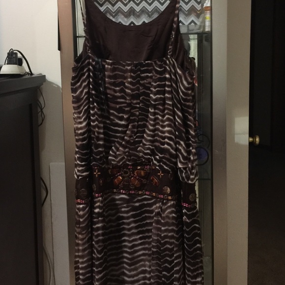 Dress - Picture 3 of 4