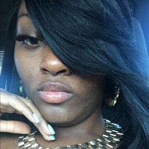 Meet your Posher, Antoinette