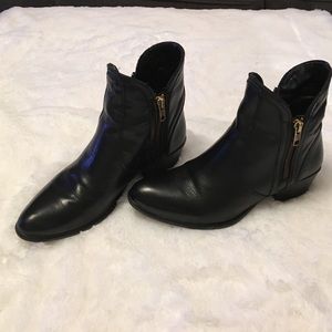 🍁🍂Steven Madden Booties