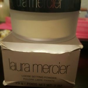 Laura Mercier translucent powder