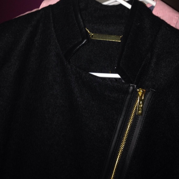 black winter coat - Picture 3 of 4