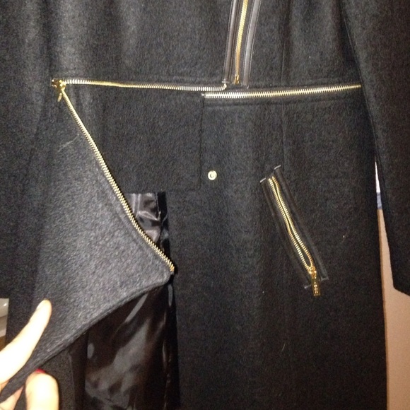 black winter coat - Picture 4 of 4