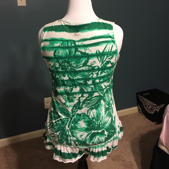 Style&co Tank Top w Ruffles - Picture 2 of 3