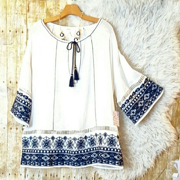 SOLD๐ฉ FREE PEOPLE S Tunic Top Embroidered 3/4 - Picture 2 of 4