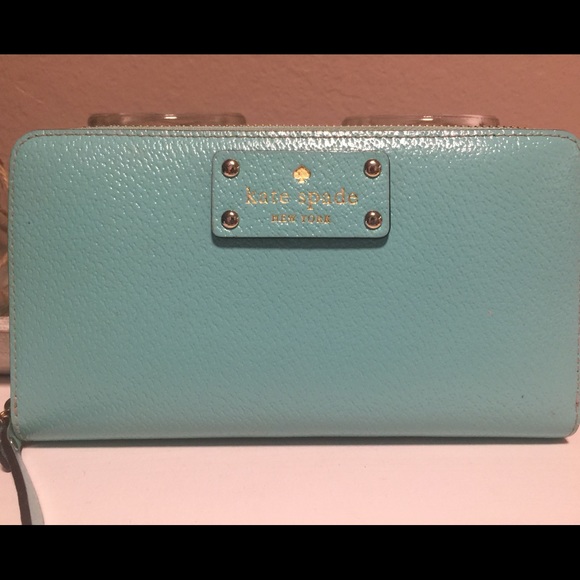 Authentic Kate Spade Zip Around Leather Wallet.