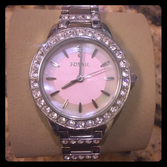 FOSSIL watch silver with Mother of Pearl face💗