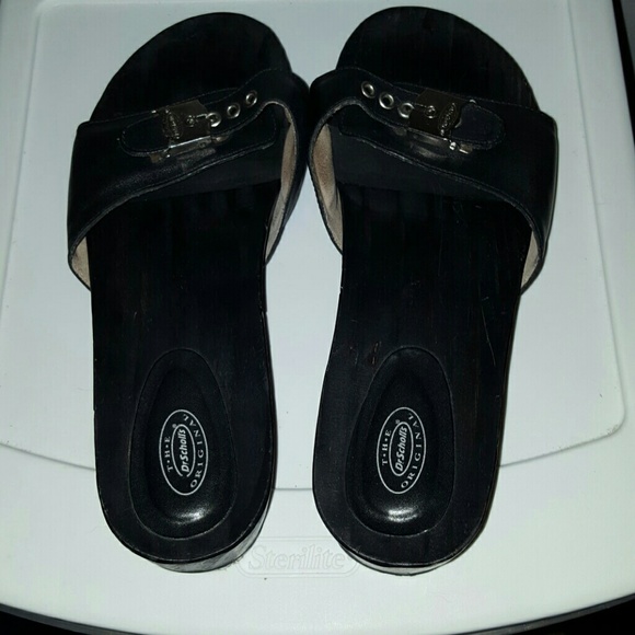 Dr Scholls black leather slide