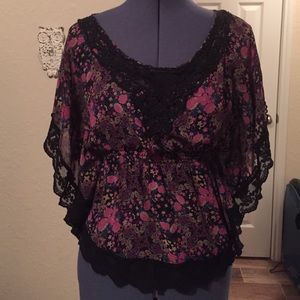 Forever 21 top with lace
