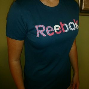 Reebok sport t shirt large