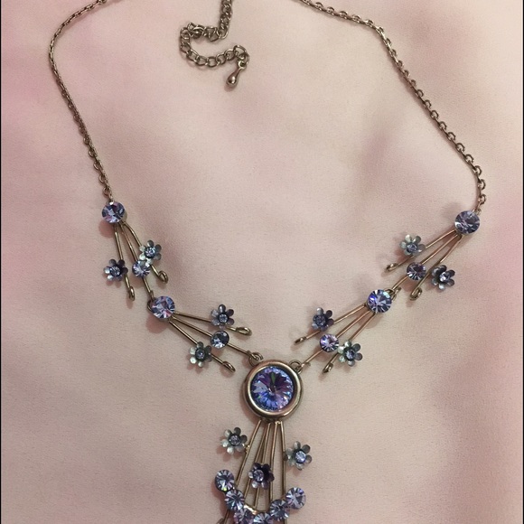 Blue flower necklace