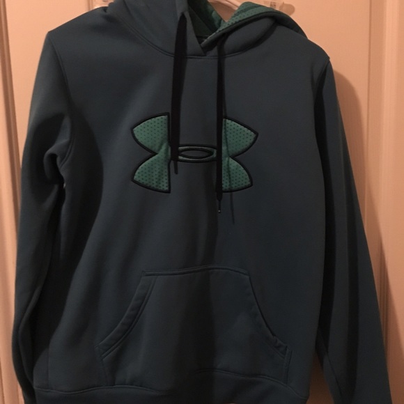 Medium Under Armour hoodie