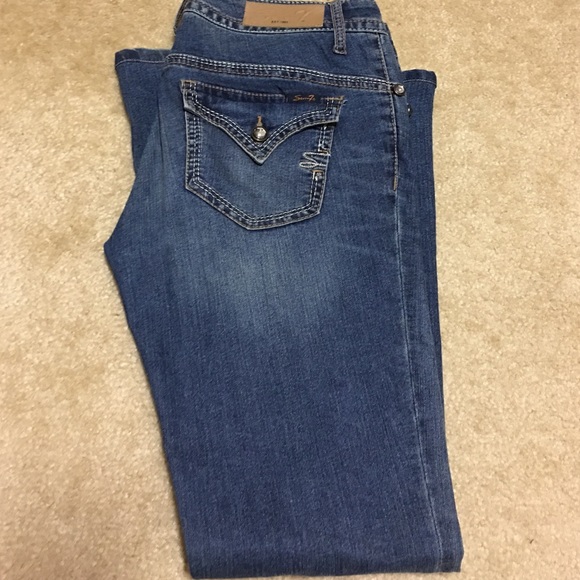 Stylish women's jeans!