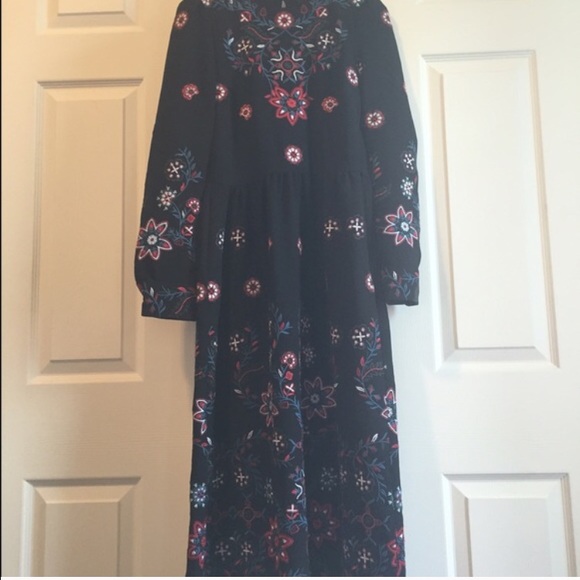 Embroidered dress by Zara - Picture 4 of 4