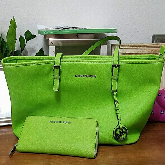 MICHAEL KORS TOTE LARGE LIME GREEN Handbag