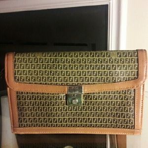 Vintage locking Fendi zucca clutch