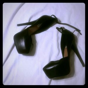 Steve Madden D' Orsay pumps. NEVER WORN!