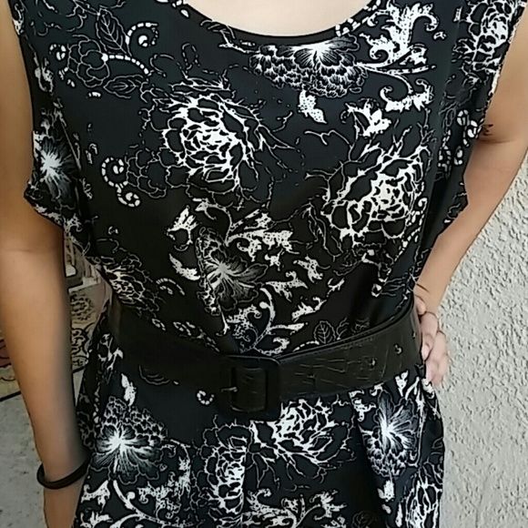 Loose fitting top - Picture 2 of 3