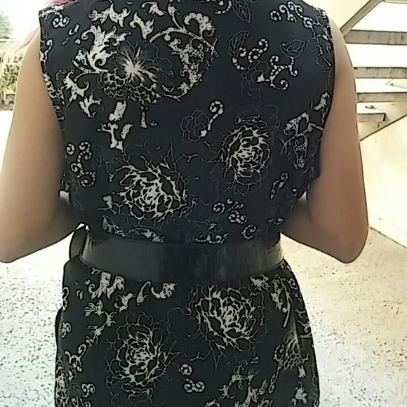 Loose fitting top - Picture 3 of 3