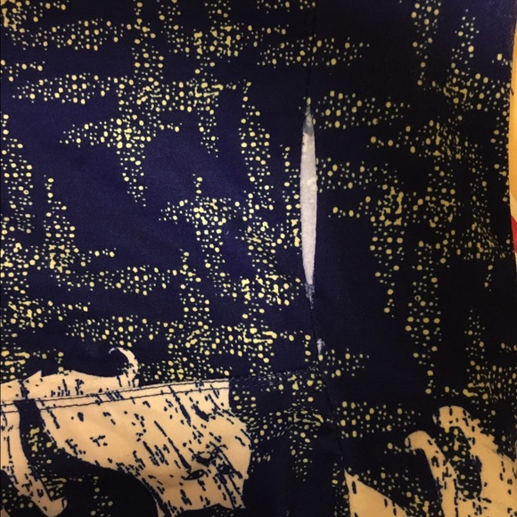 One size cat lularoe leggings- small tears