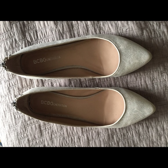 BCBGeneration silver ballet flats SZ 6
