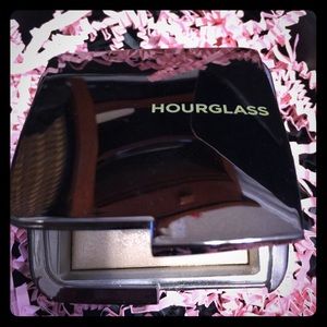 Hourglass ambient luminous light highlighter