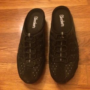 Backless Skechers sneakers