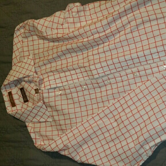 Button up shirts - Picture 4 of 4