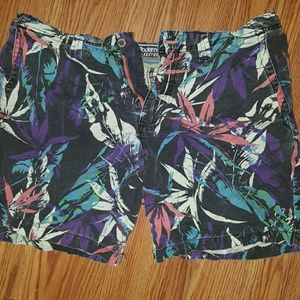 Modern Amusement Pacsun Tropical Leaf Cargo Shorts